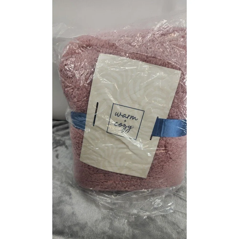 Warm‎ & Cozy Pink Throw Blanket NWT